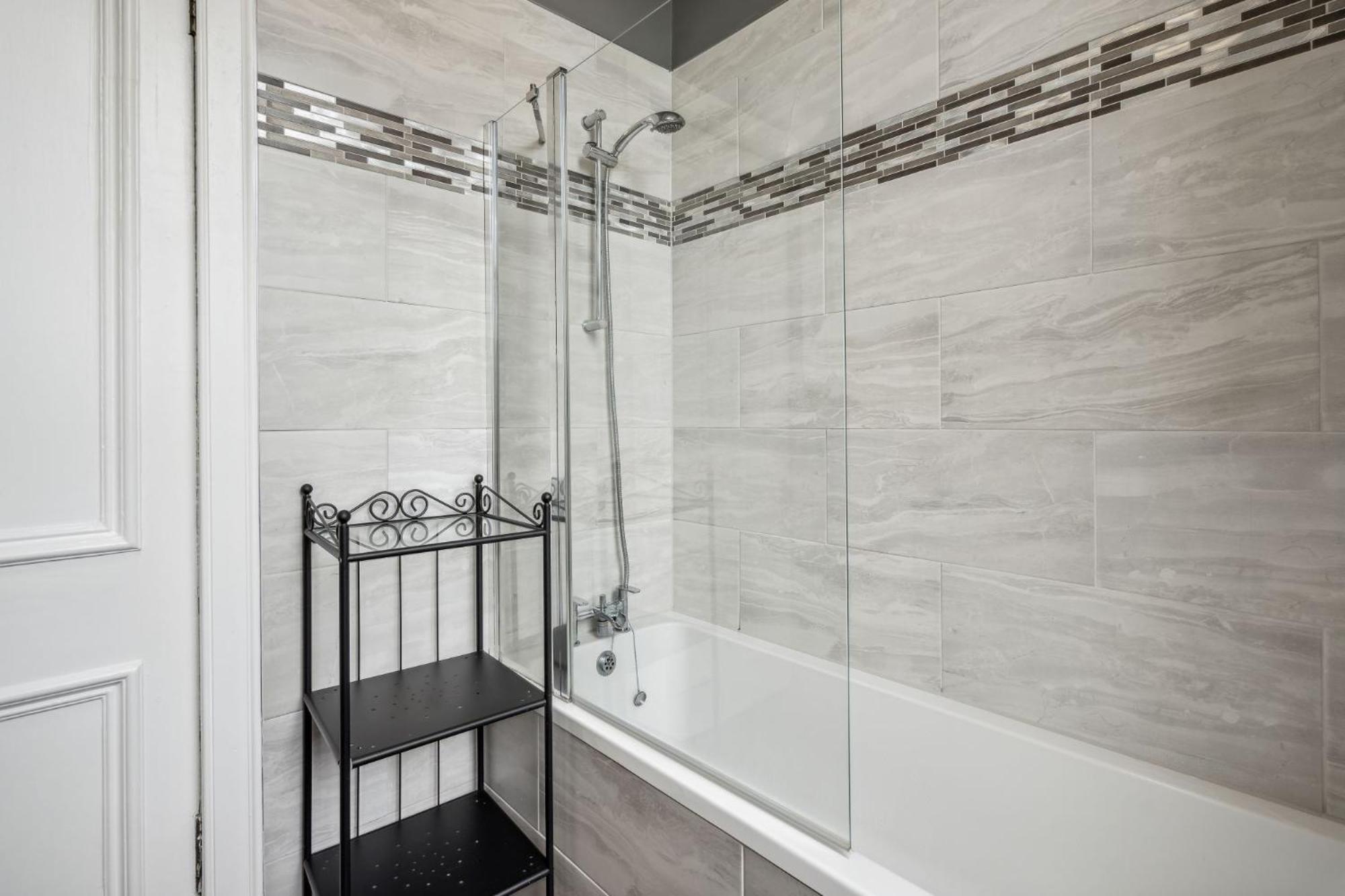 A Two Bedroom Apartment - Victorian Villa At 8 Priestfield Road Edimburgo Esterno foto